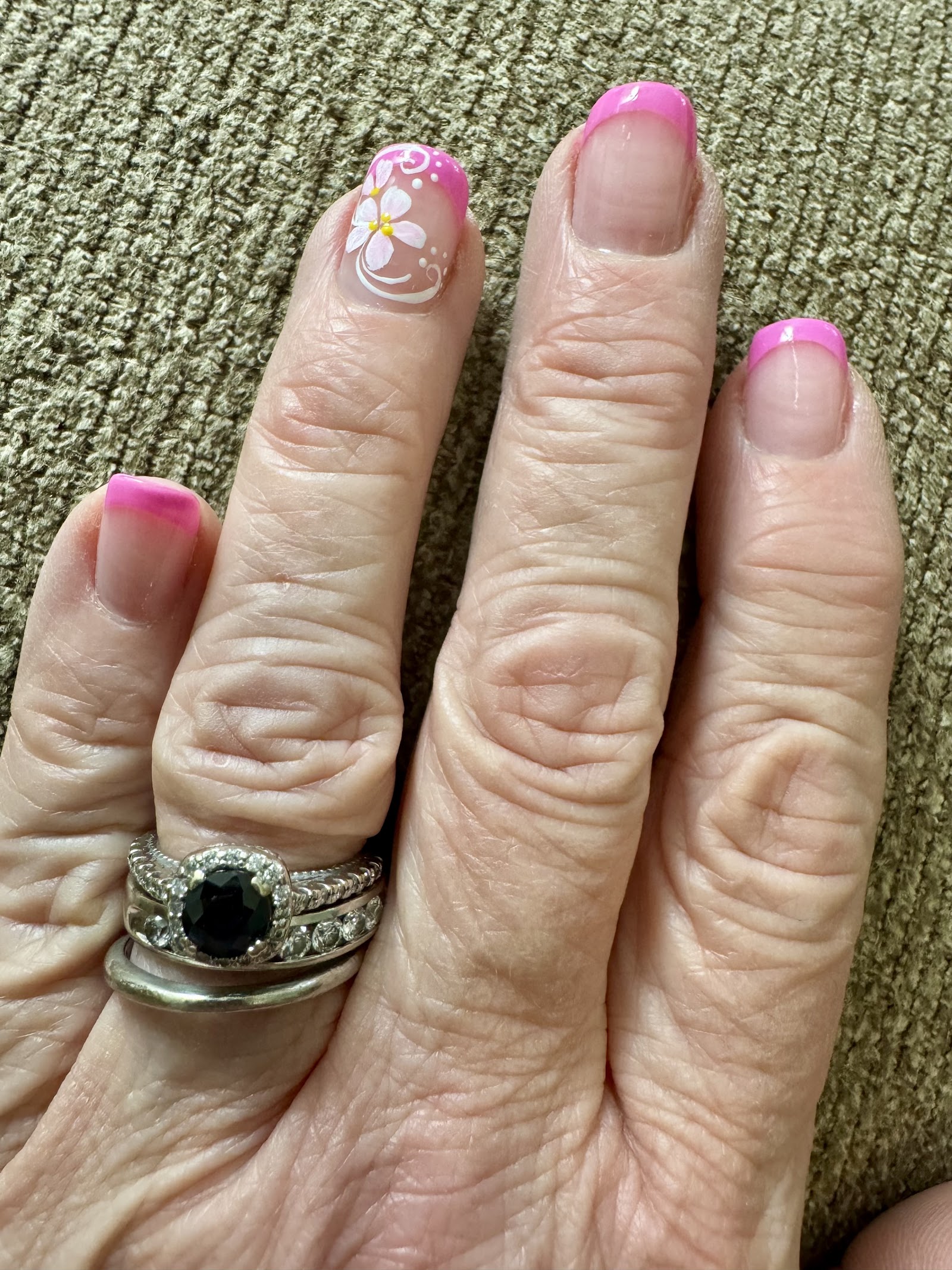 Nails & Tan logo